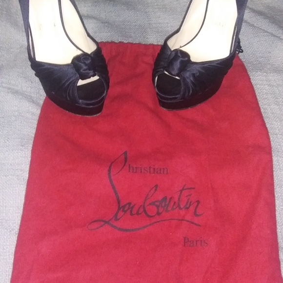 Christian loubatini satin sexy high heel Summer/Fall shoe. - Picture 4 of 8